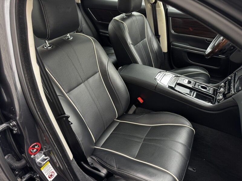 2017 Jaguar XJ XJ R-Sport Willow Grove PA