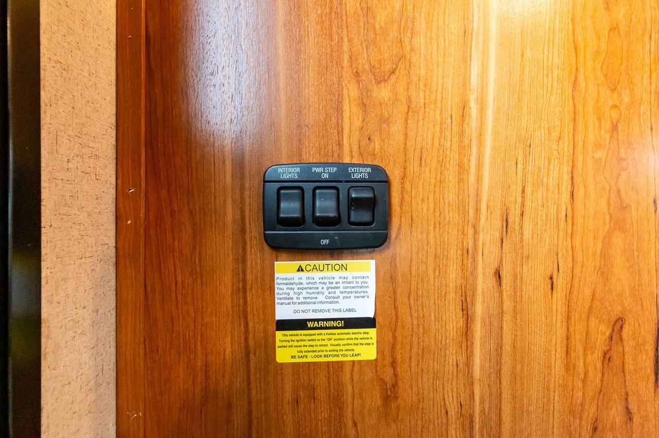 2017 Jayco Redhawk 31 XL Class C Motorhome Red Deer AB