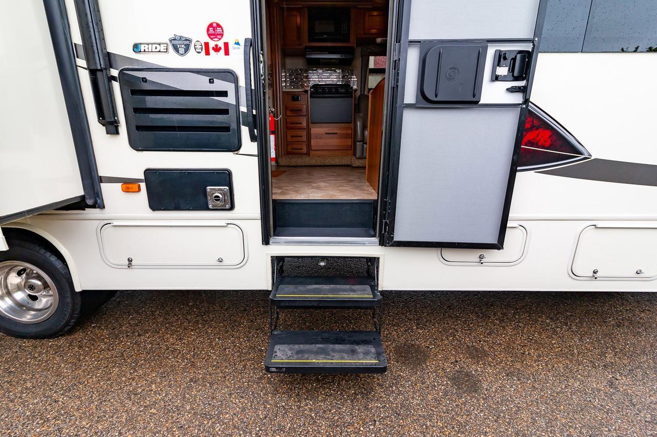 2017 Jayco Redhawk 31 XL Class C Motorhome Red Deer AB