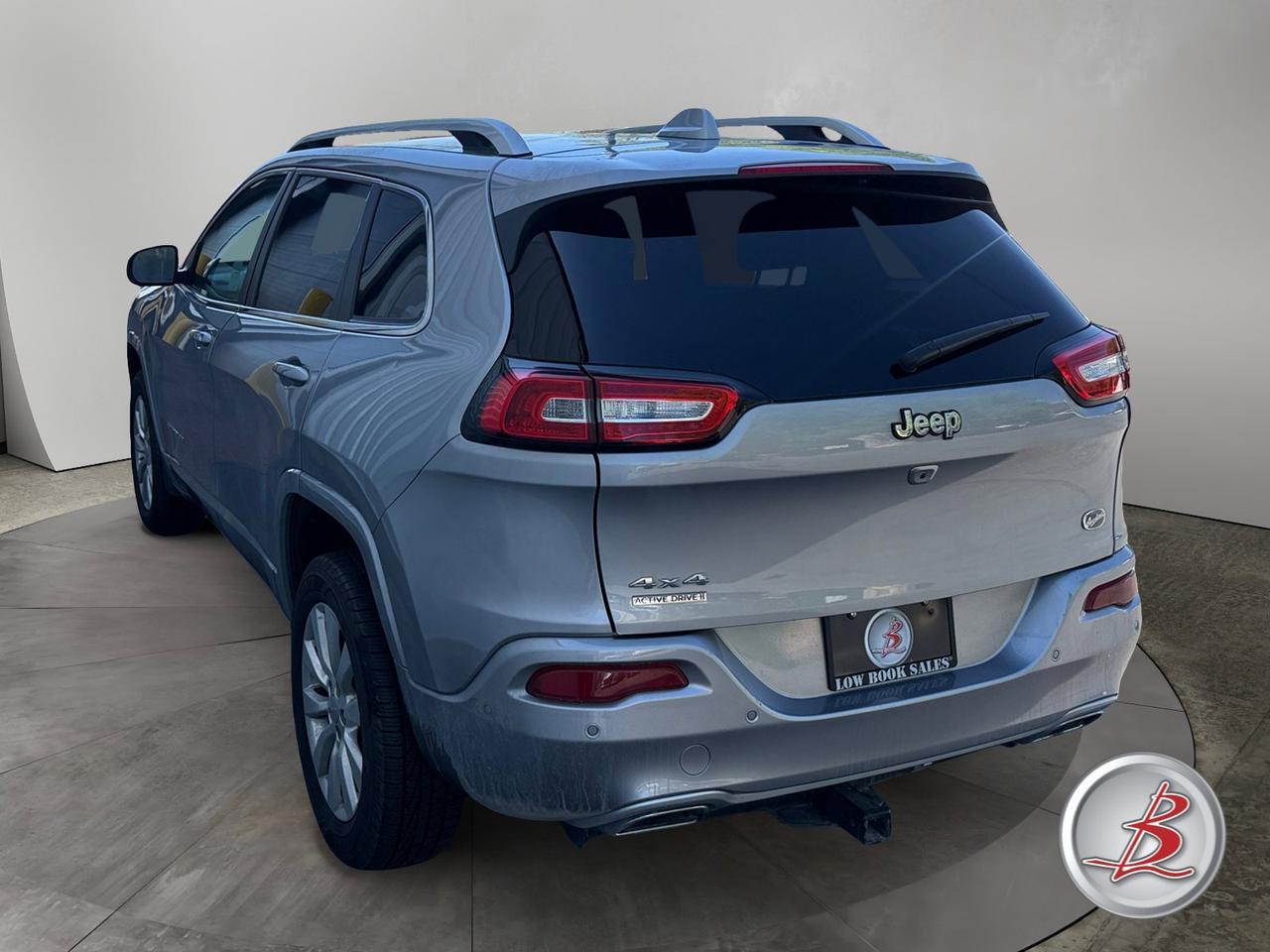 2017 Jeep CHEROKEE Overland
