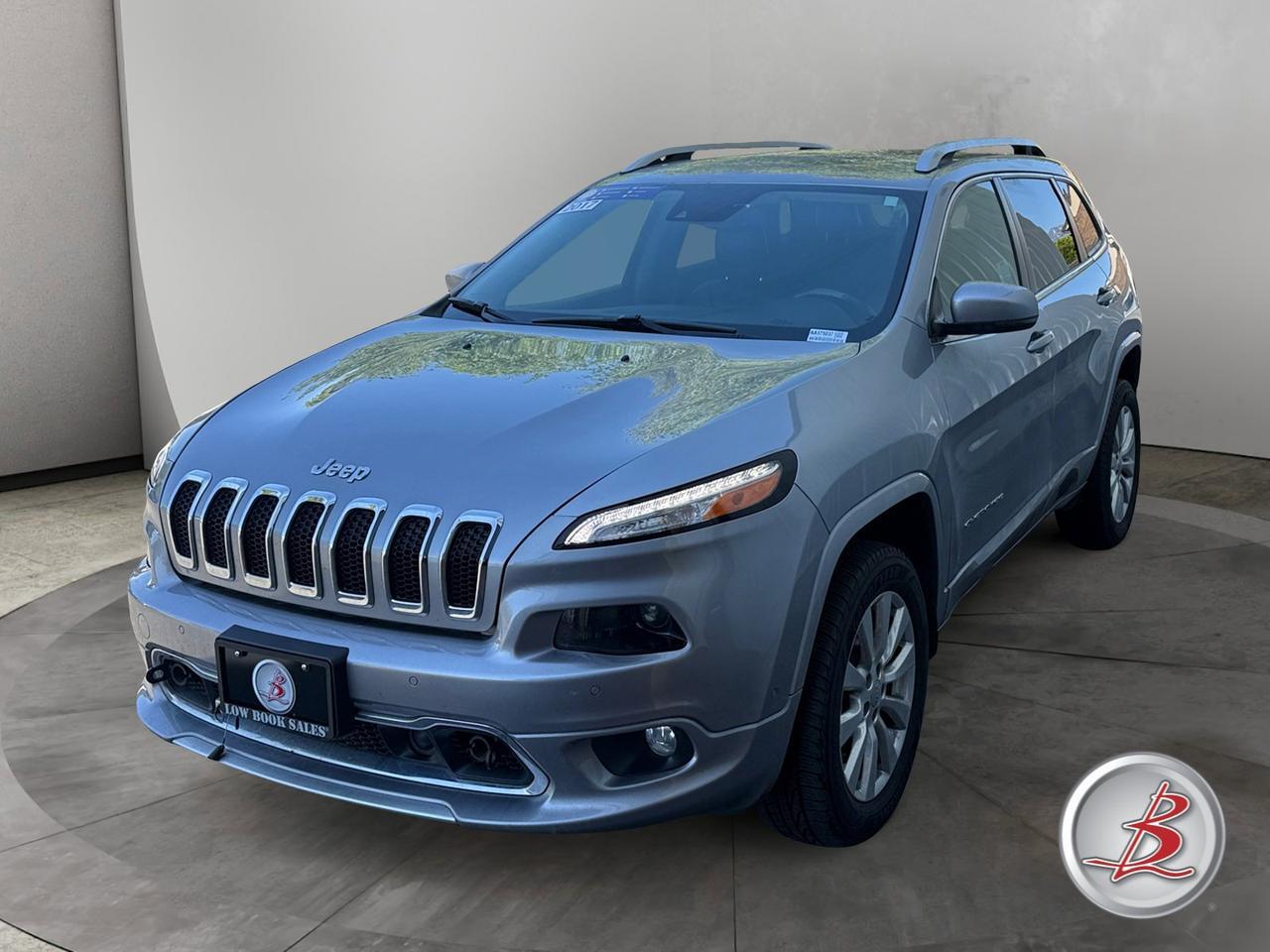 2017 Jeep CHEROKEE Overland