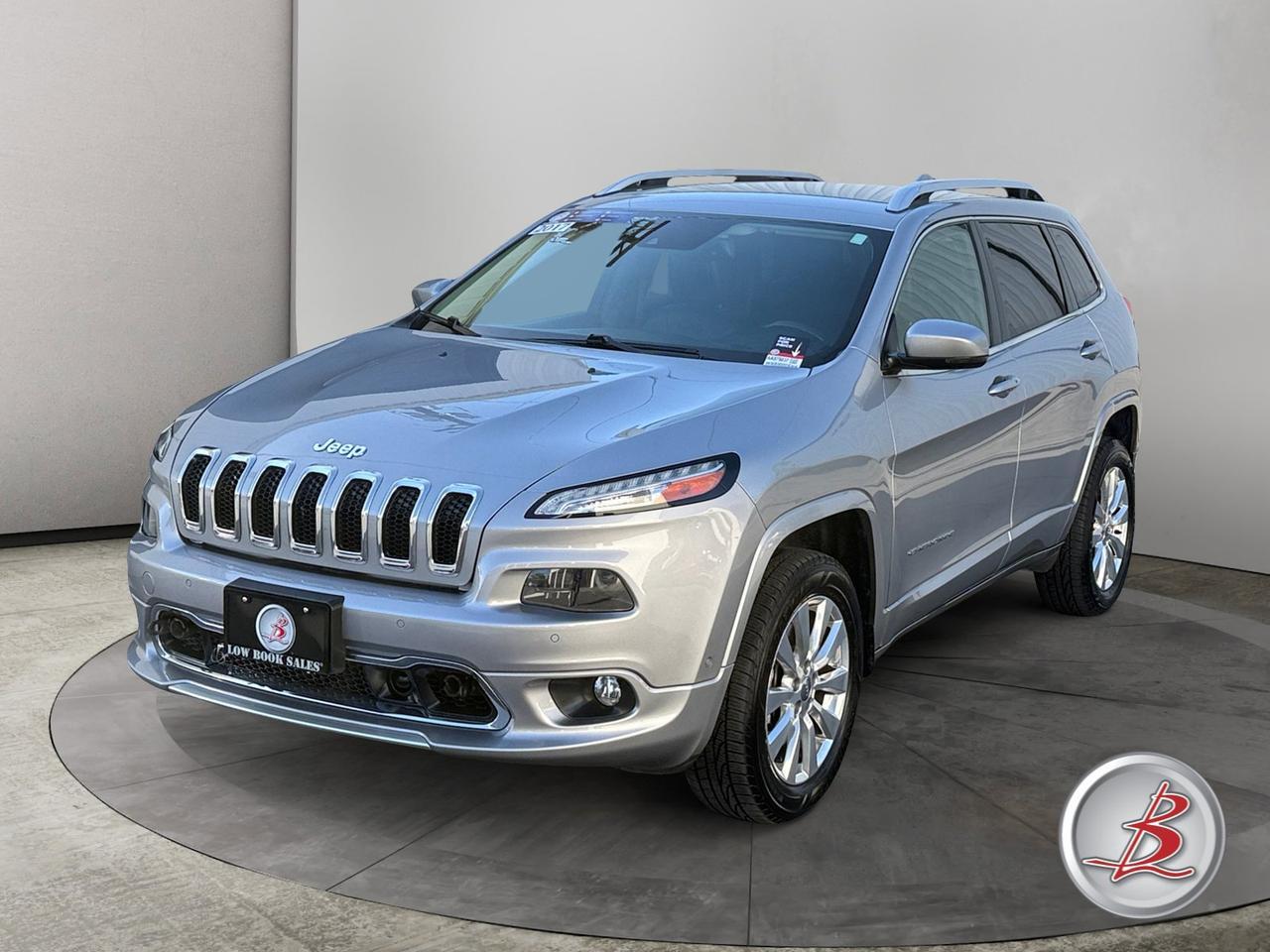 2017 Jeep CHEROKEE Overland