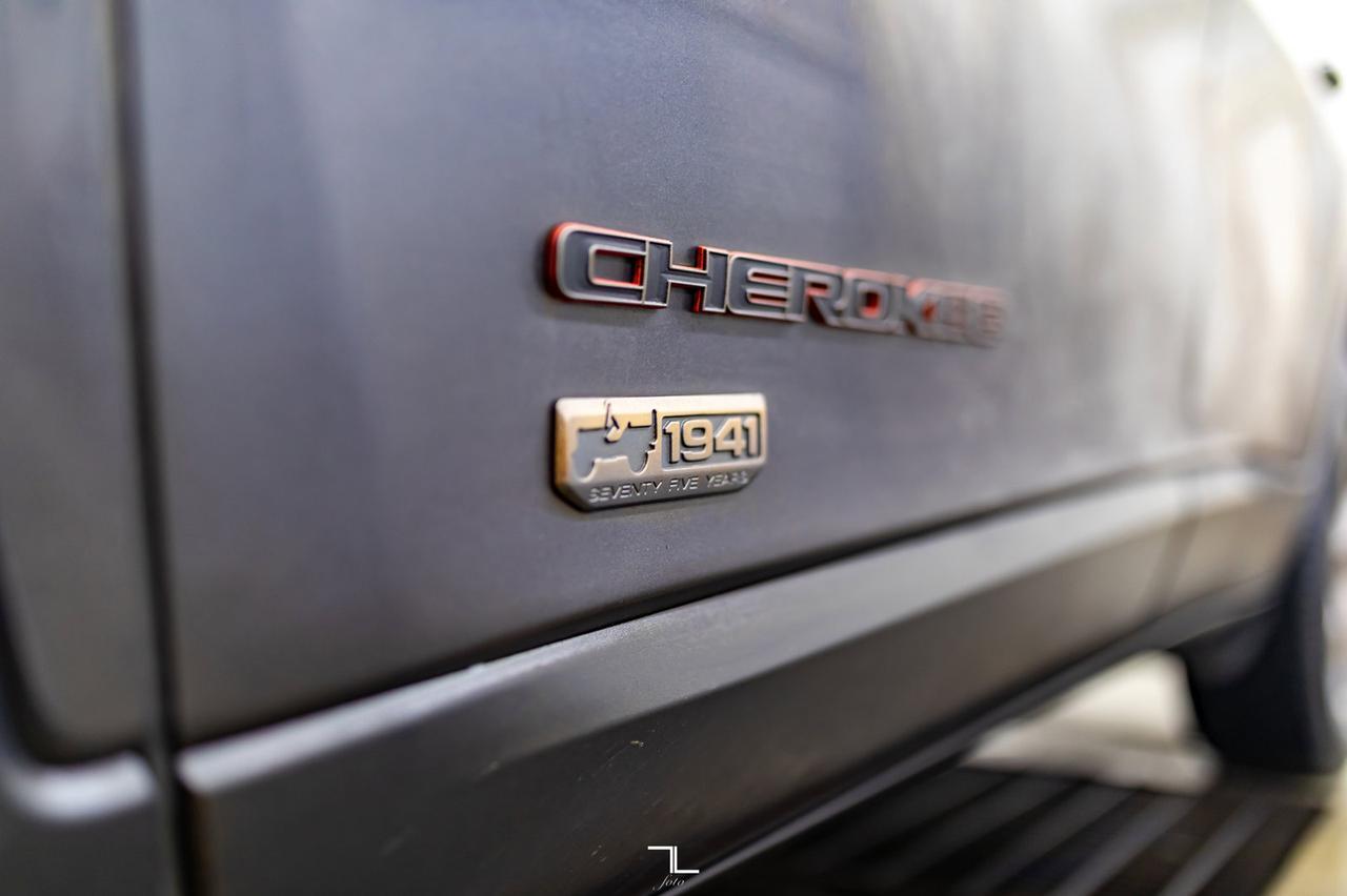 2017 Jeep Cherokee 4x4 75th Anniversary Roof Nav BCam Red Deer AB