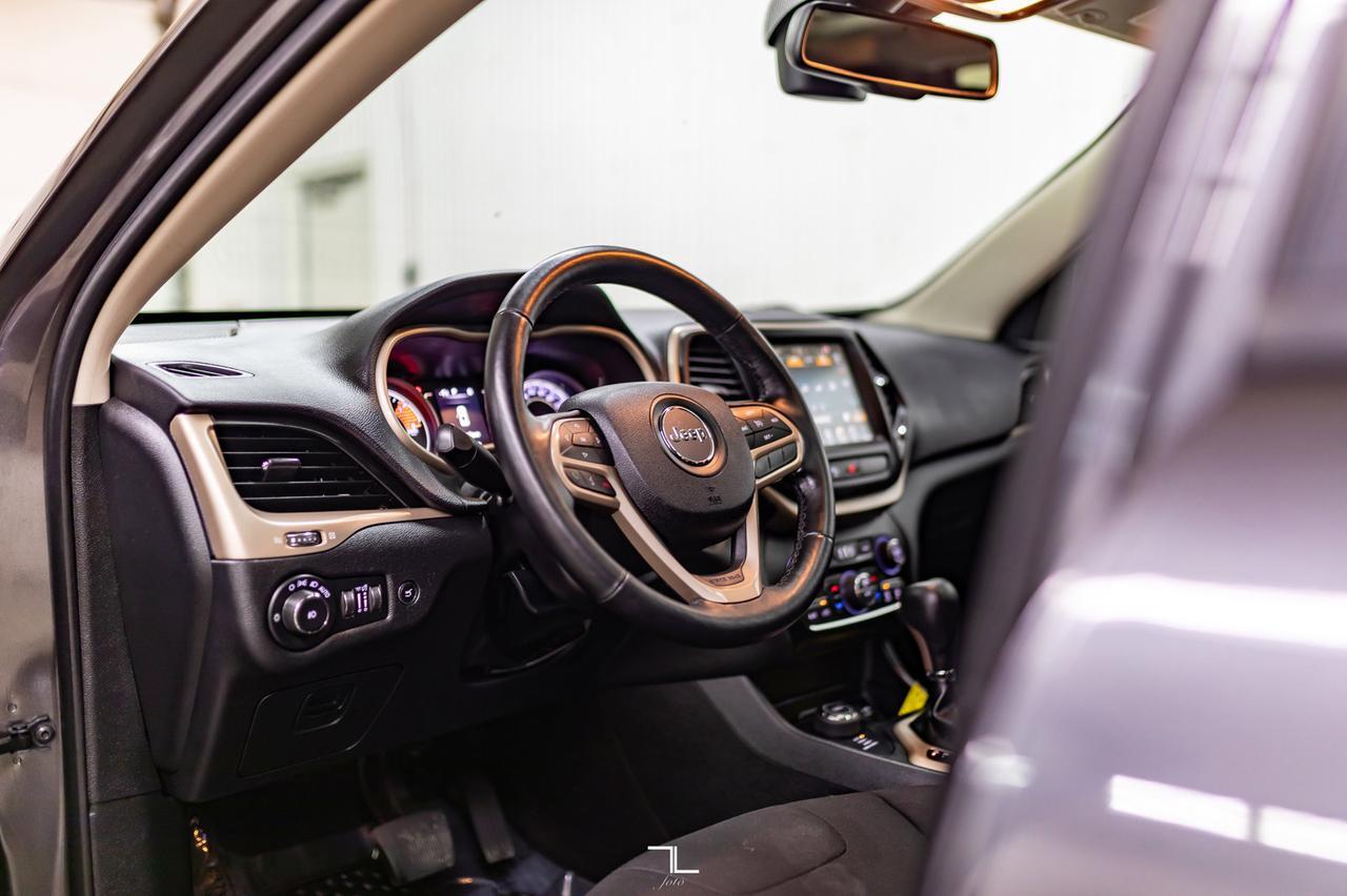 2017 Jeep Cherokee 4x4 75th Anniversary Roof Nav BCam Red Deer AB