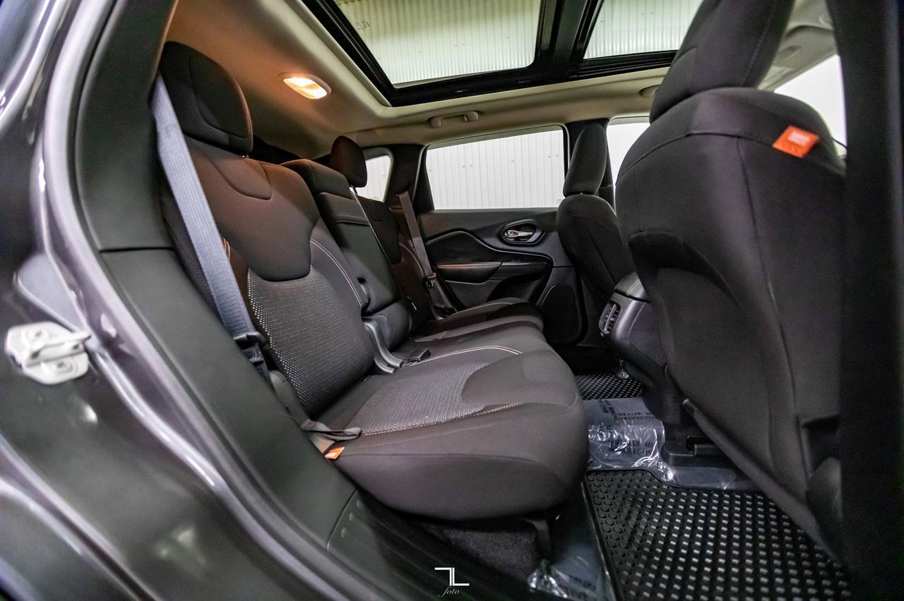 2017 Jeep Cherokee 4x4 75th Anniversary Roof Nav BCam Red Deer AB