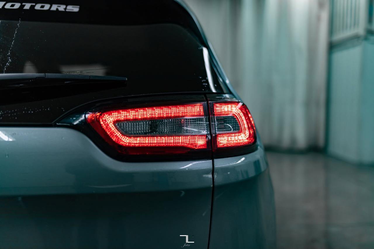 2017 Jeep Cherokee 4x4 North BCam Heated Seats Red Deer AB