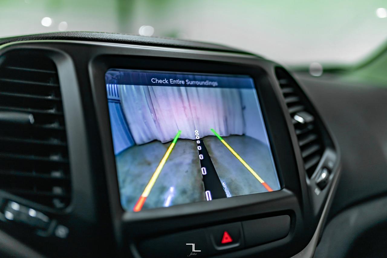 2017 Jeep Cherokee 4x4 North BCam Heated Seats Red Deer AB