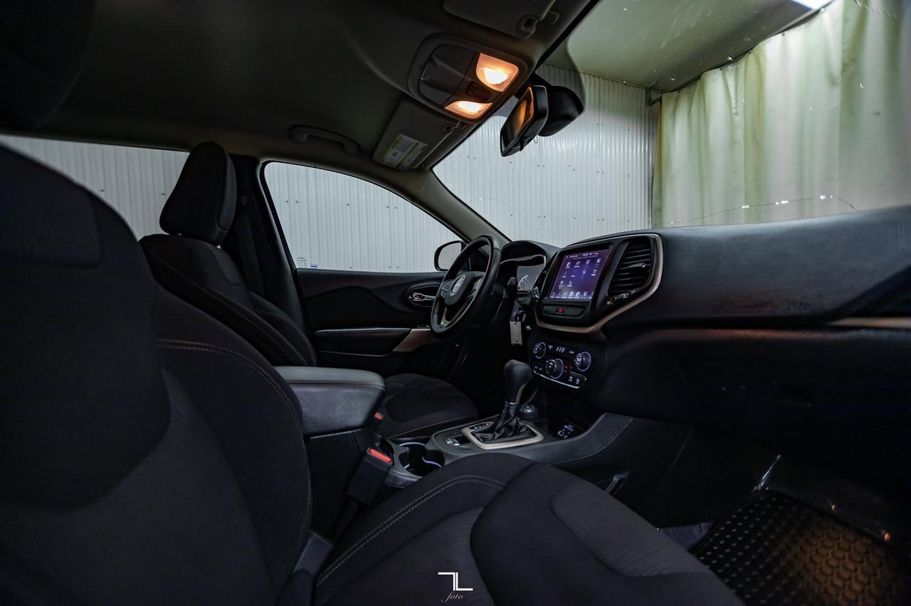 2017 Jeep Cherokee 4x4 North BCam Heated Seats Red Deer AB