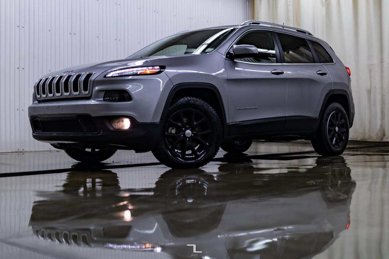 2017 Jeep Cherokee 4x4 North BCam Heated Seats Red Deer AB