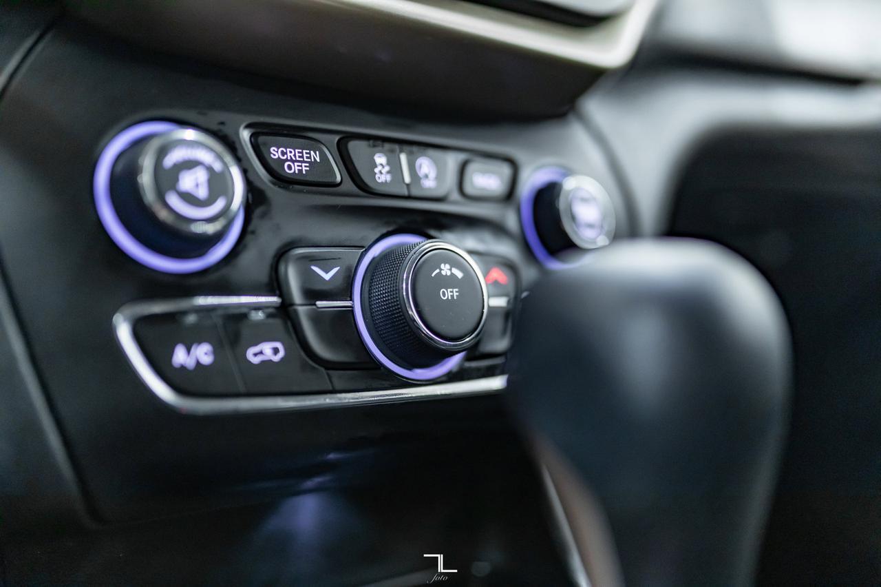 2017 Jeep Cherokee 4x4 North BCam Heated Seats Red Deer AB