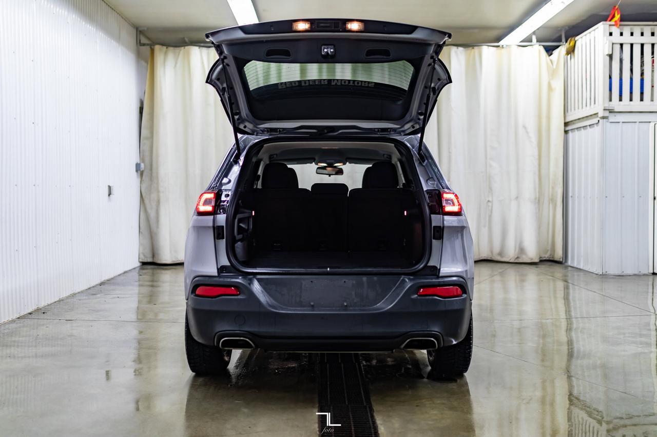 2017 Jeep Cherokee 4x4 North BCam Heated Seats Red Deer AB