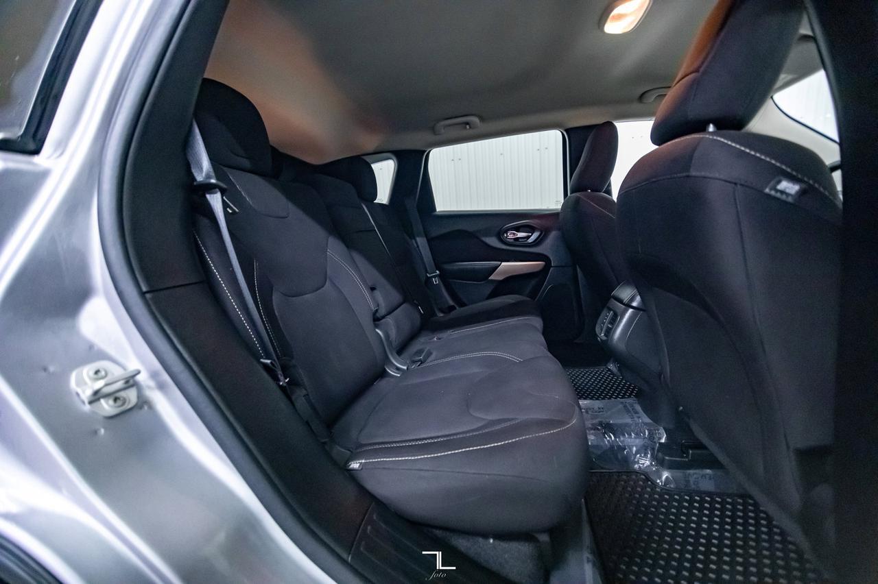 2017 Jeep Cherokee 4x4 North BCam Heated Seats Red Deer AB