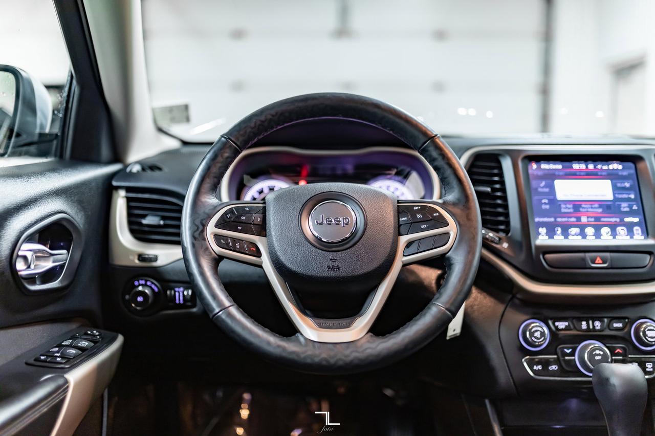 2017 Jeep Cherokee 4x4 North BCam Heated Seats Red Deer AB