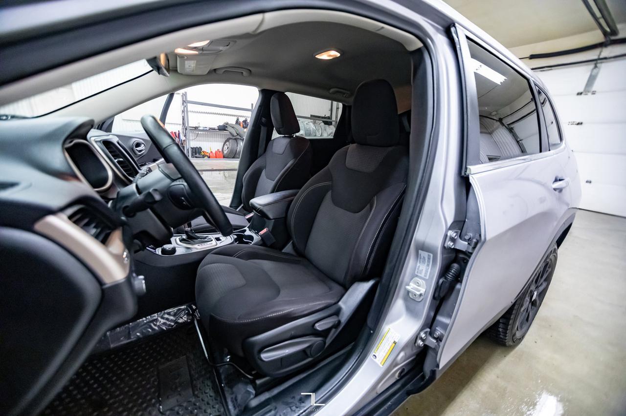 2017 Jeep Cherokee 4x4 North BCam Heated Seats Red Deer AB