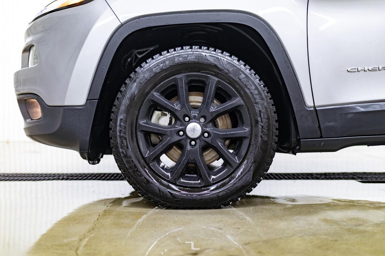 2017 Jeep Cherokee 4x4 North BCam Heated Seats Red Deer AB