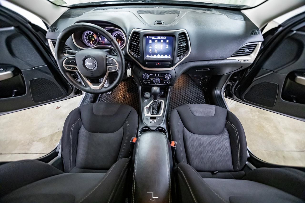 2017 Jeep Cherokee 4x4 North BCam Heated Seats Red Deer AB