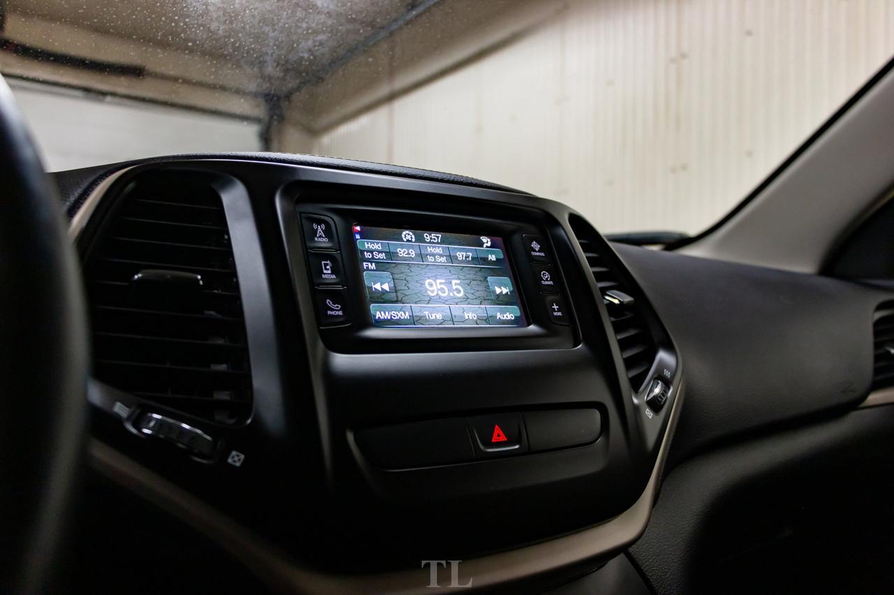 2017 Jeep Cherokee 4x4 North BCam Red Deer AB