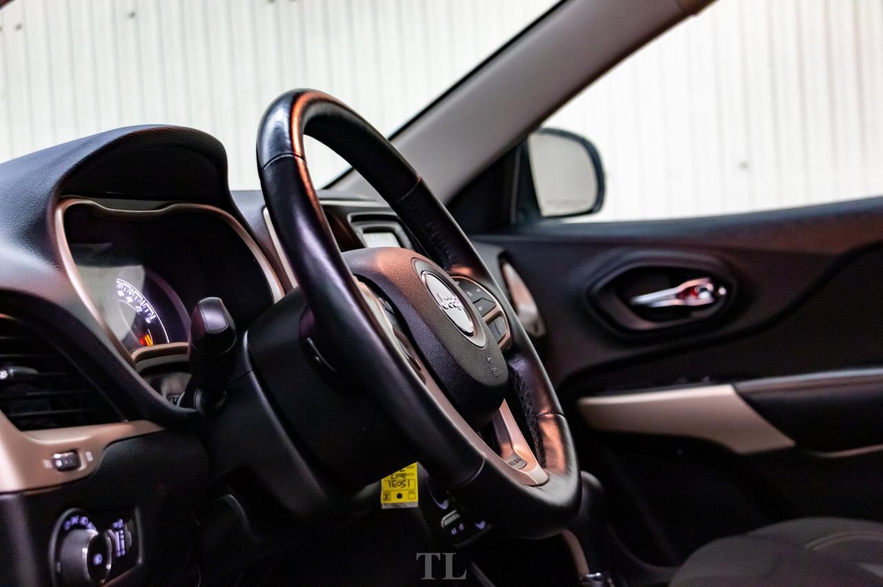 2017 Jeep Cherokee 4x4 North BCam Red Deer AB