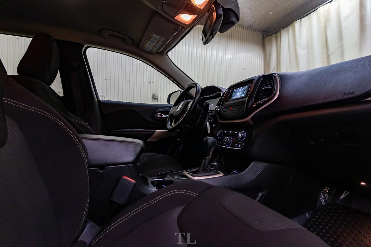 2017 Jeep Cherokee 4x4 North BCam Red Deer AB