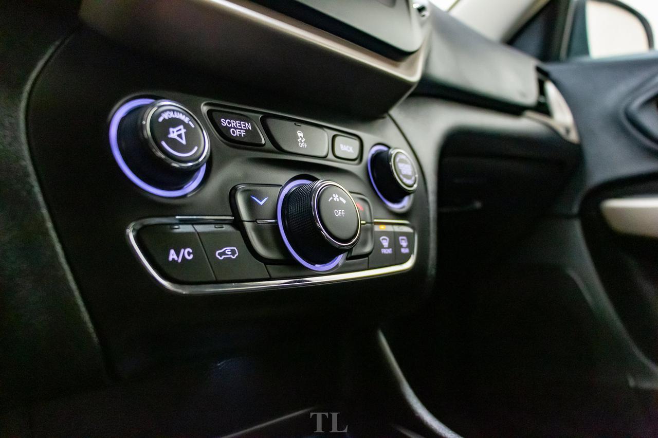 2017 Jeep Cherokee 4x4 North BCam Red Deer AB