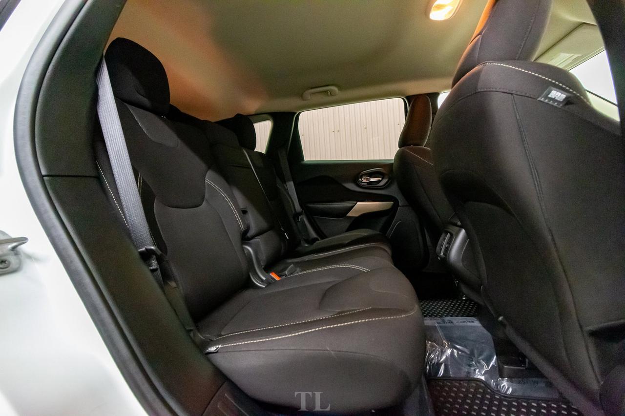 2017 Jeep Cherokee 4x4 North BCam Red Deer AB