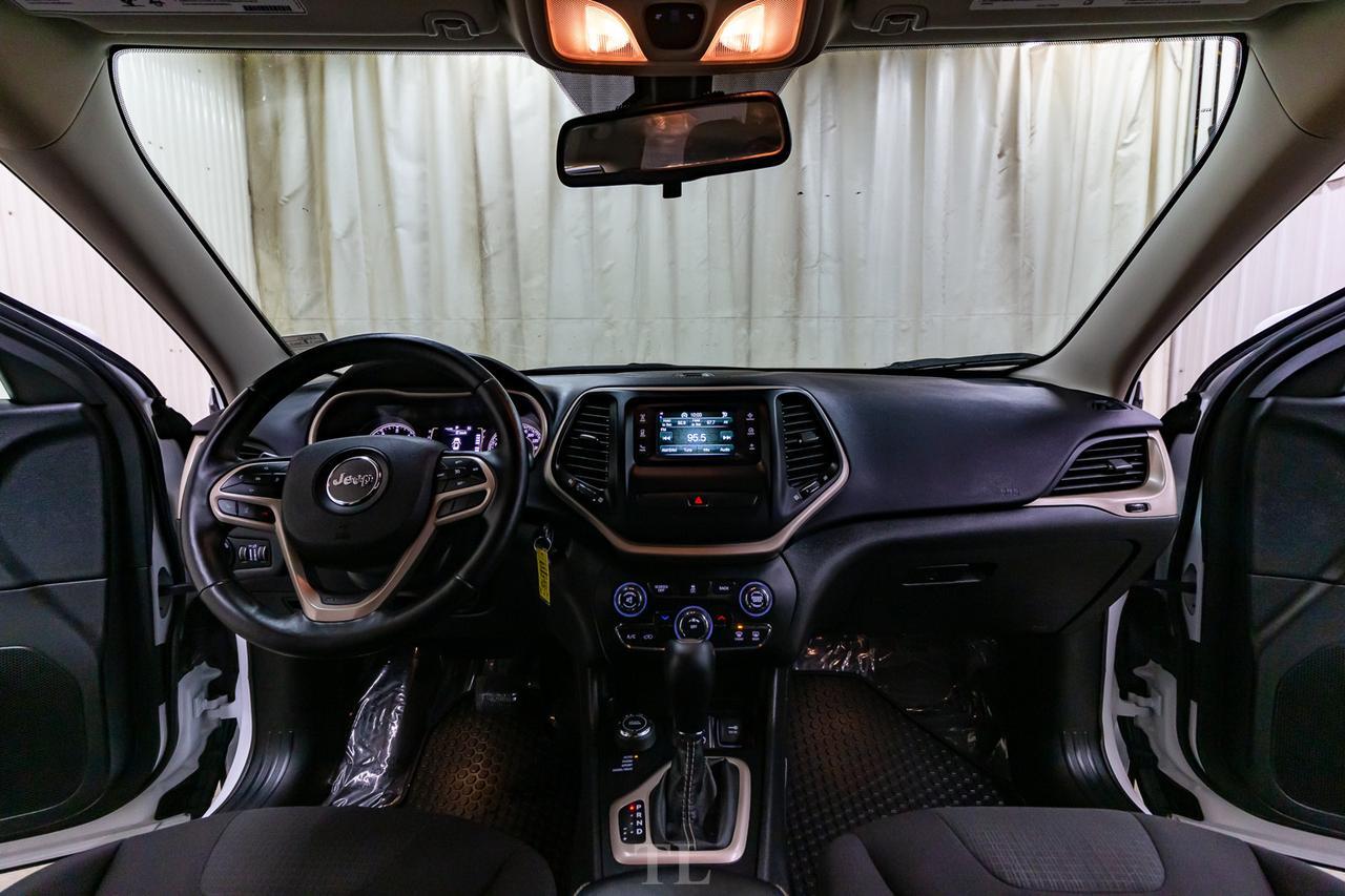2017 Jeep Cherokee 4x4 North BCam Red Deer AB