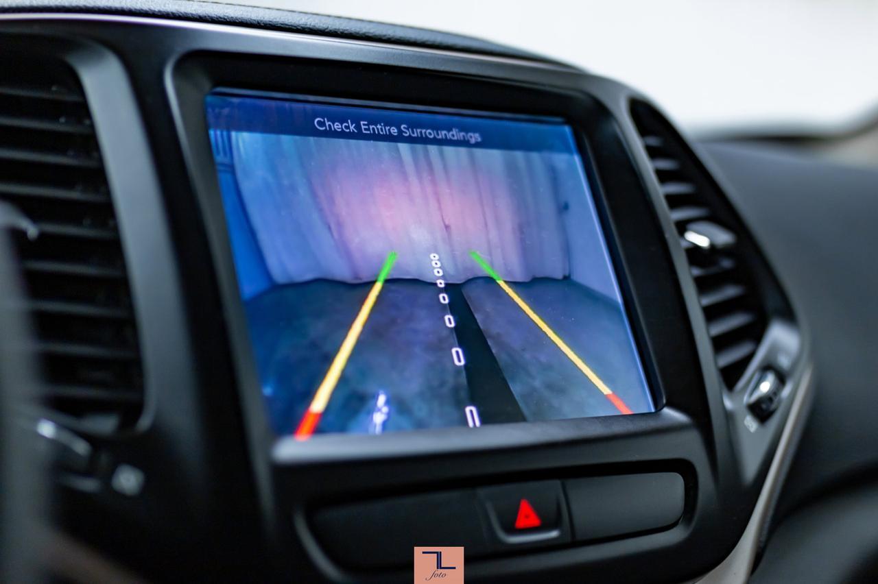 2017 Jeep Cherokee 4x4 North BCam Red Deer AB