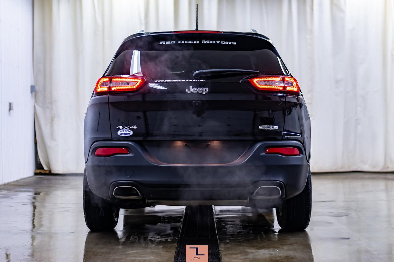 2017 Jeep Cherokee 4x4 North BCam Red Deer AB