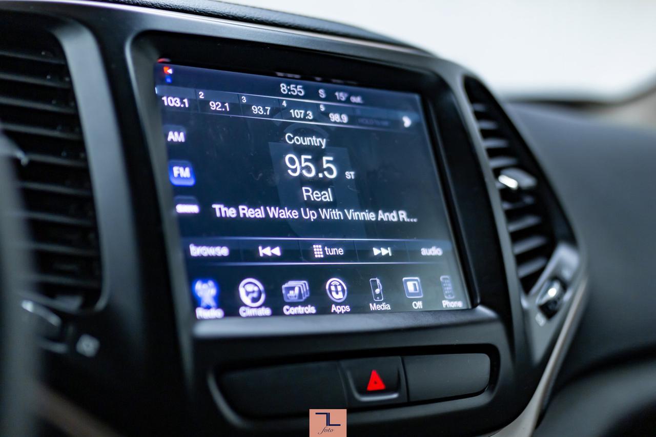 2017 Jeep Cherokee 4x4 North BCam Red Deer AB