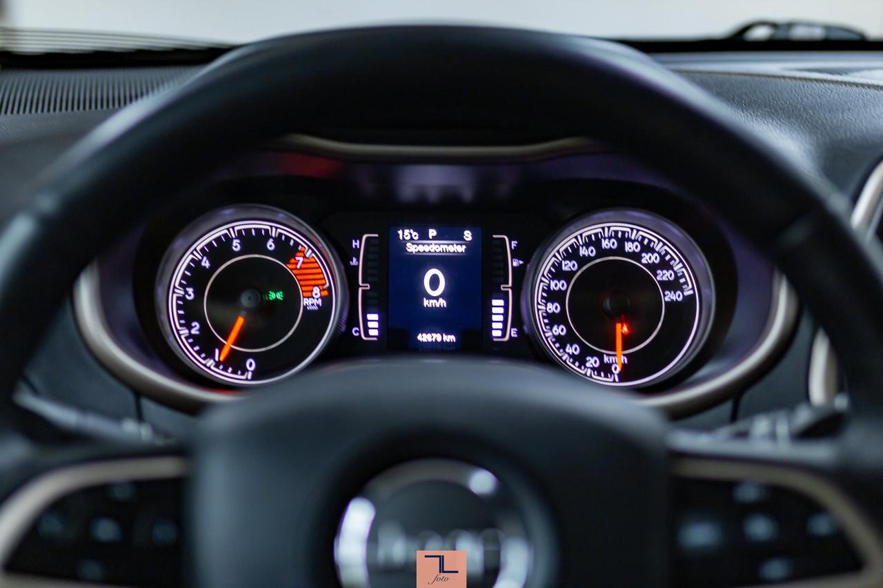 2017 Jeep Cherokee 4x4 North BCam Red Deer AB