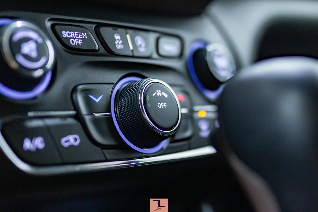 2017 Jeep Cherokee 4x4 North BCam Red Deer AB