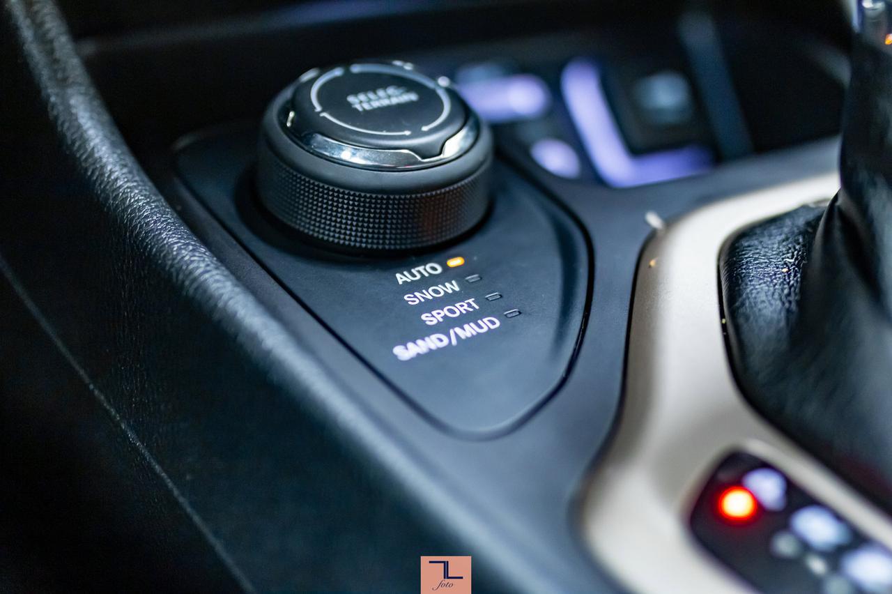 2017 Jeep Cherokee 4x4 North BCam Red Deer AB