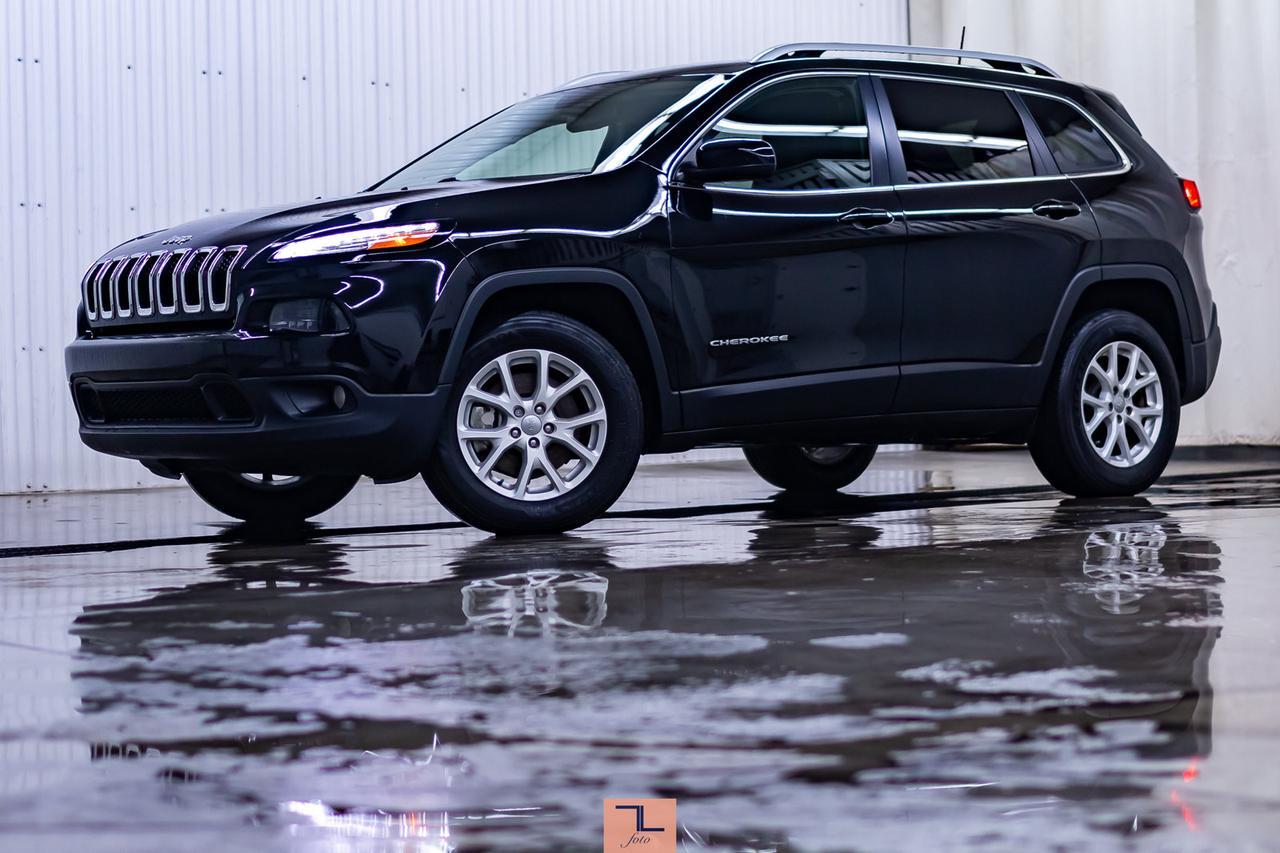 2017 Jeep Cherokee 4x4 North BCam Red Deer AB