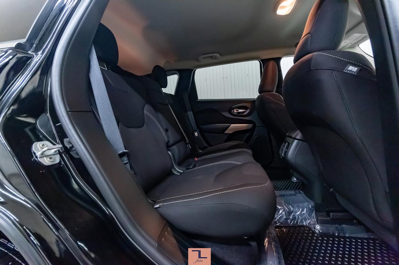 2017 Jeep Cherokee 4x4 North BCam Red Deer AB