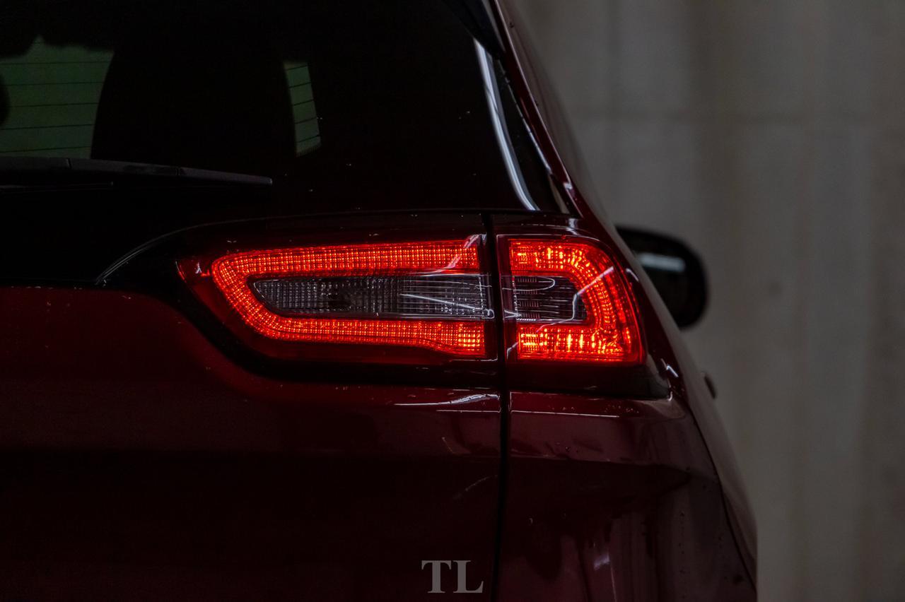 2017 Jeep Cherokee 4x4 North BCam Red Deer AB