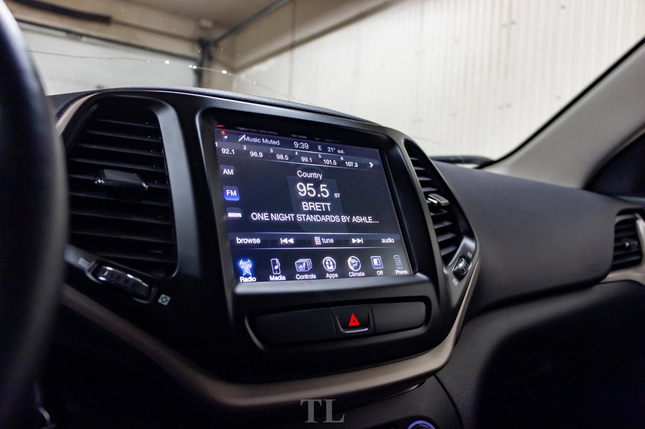 2017 Jeep Cherokee 4x4 North BCam Red Deer AB