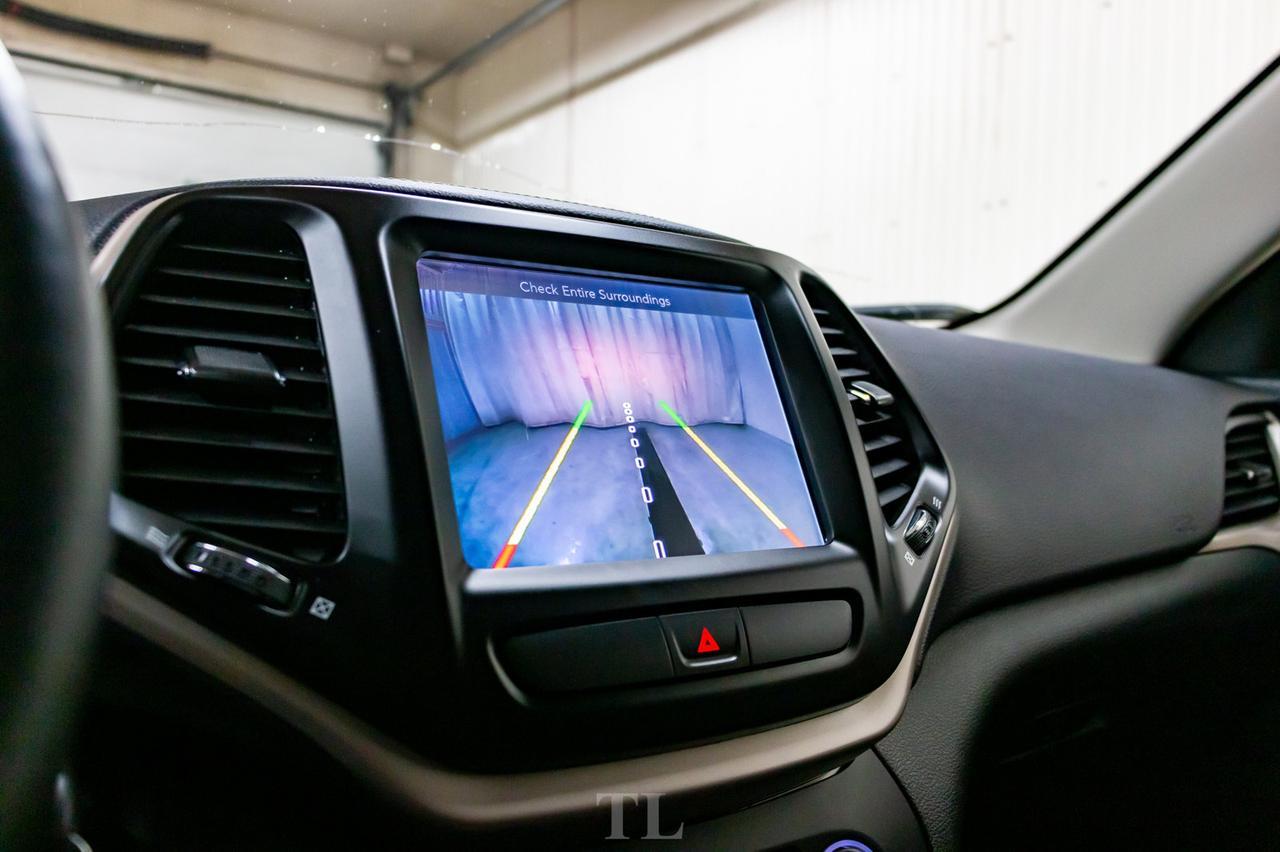 2017 Jeep Cherokee 4x4 North BCam Red Deer AB