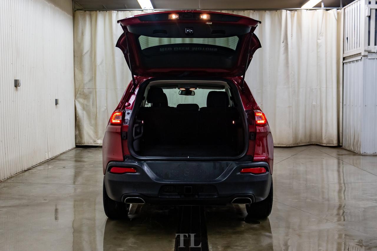 2017 Jeep Cherokee 4x4 North BCam Red Deer AB