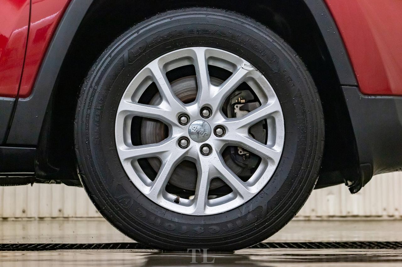 2017 Jeep Cherokee 4x4 North BCam Red Deer AB