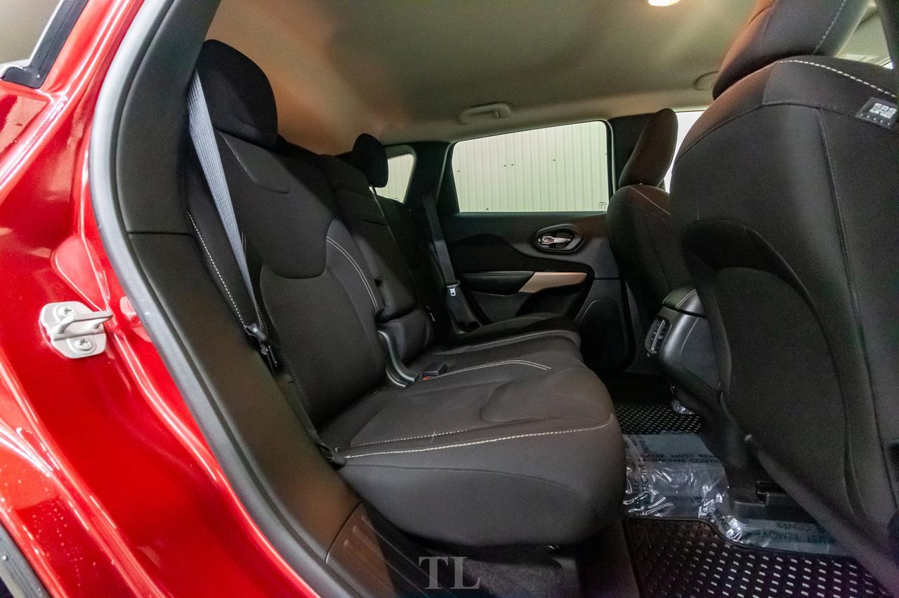 2017 Jeep Cherokee 4x4 North BCam Red Deer AB