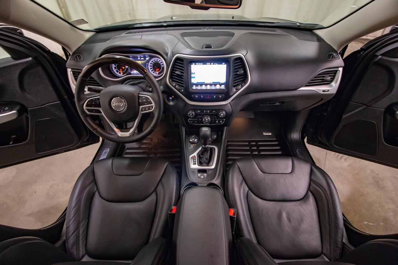 2017 Jeep Cherokee 4x4 Overland Leather Roof Nav Red Deer AB