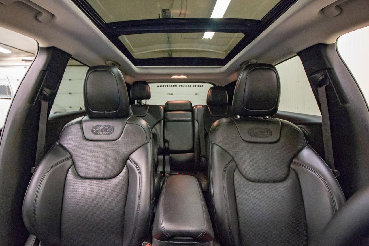 2017 Jeep Cherokee 4x4 Overland Leather Roof Nav Red Deer AB