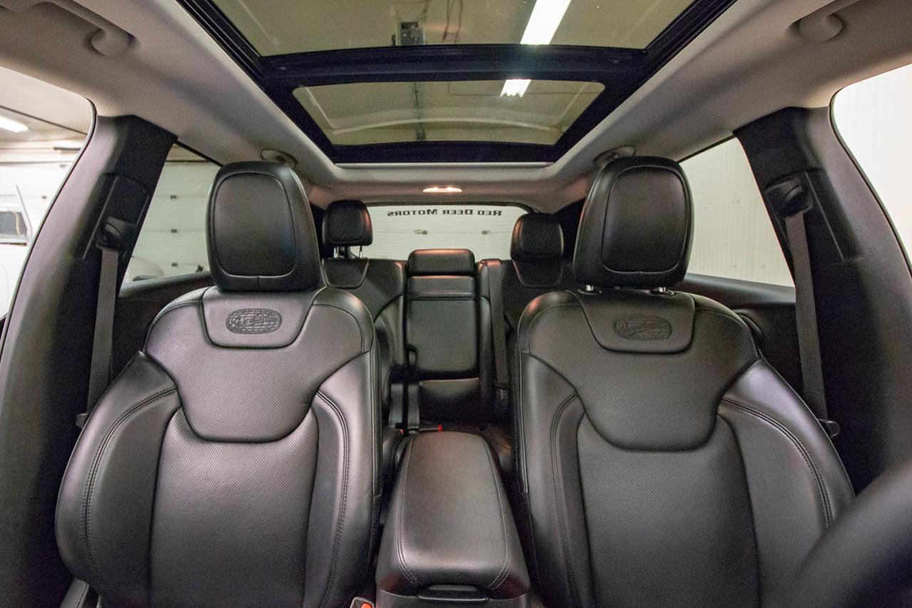 2017 Jeep Cherokee 4x4 Overland Leather Roof Nav Red Deer AB