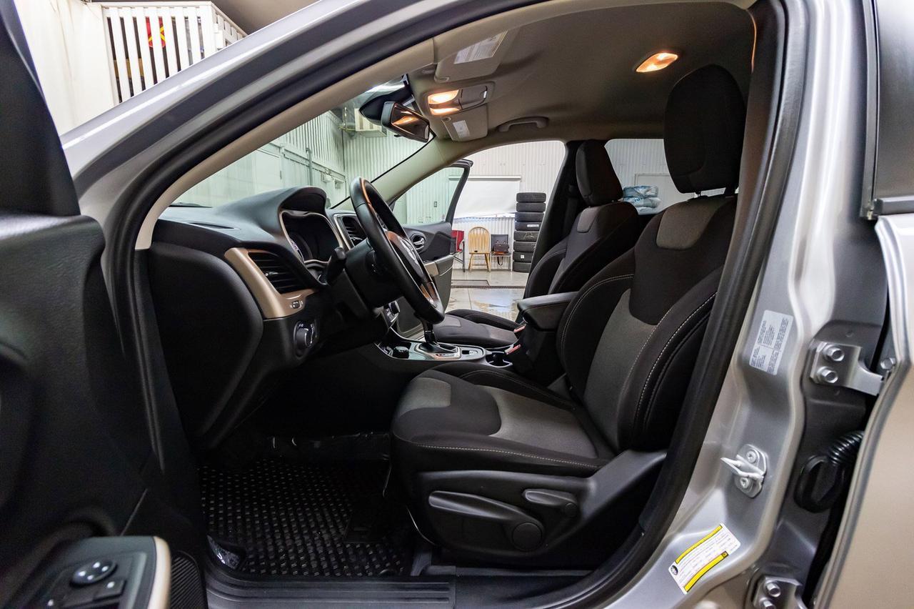 2017 Jeep Cherokee 4x4 Sport BCam Remote Start Red Deer AB