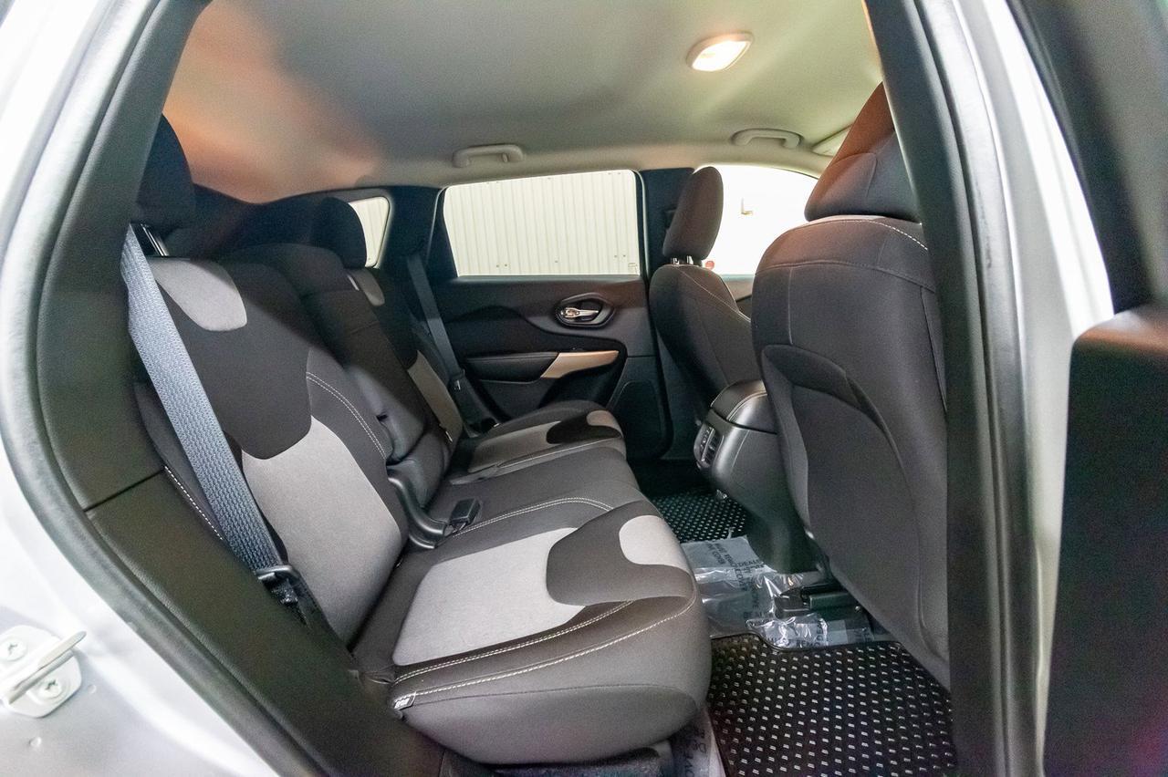 2017 Jeep Cherokee 4x4 Sport BCam Remote Start Red Deer AB