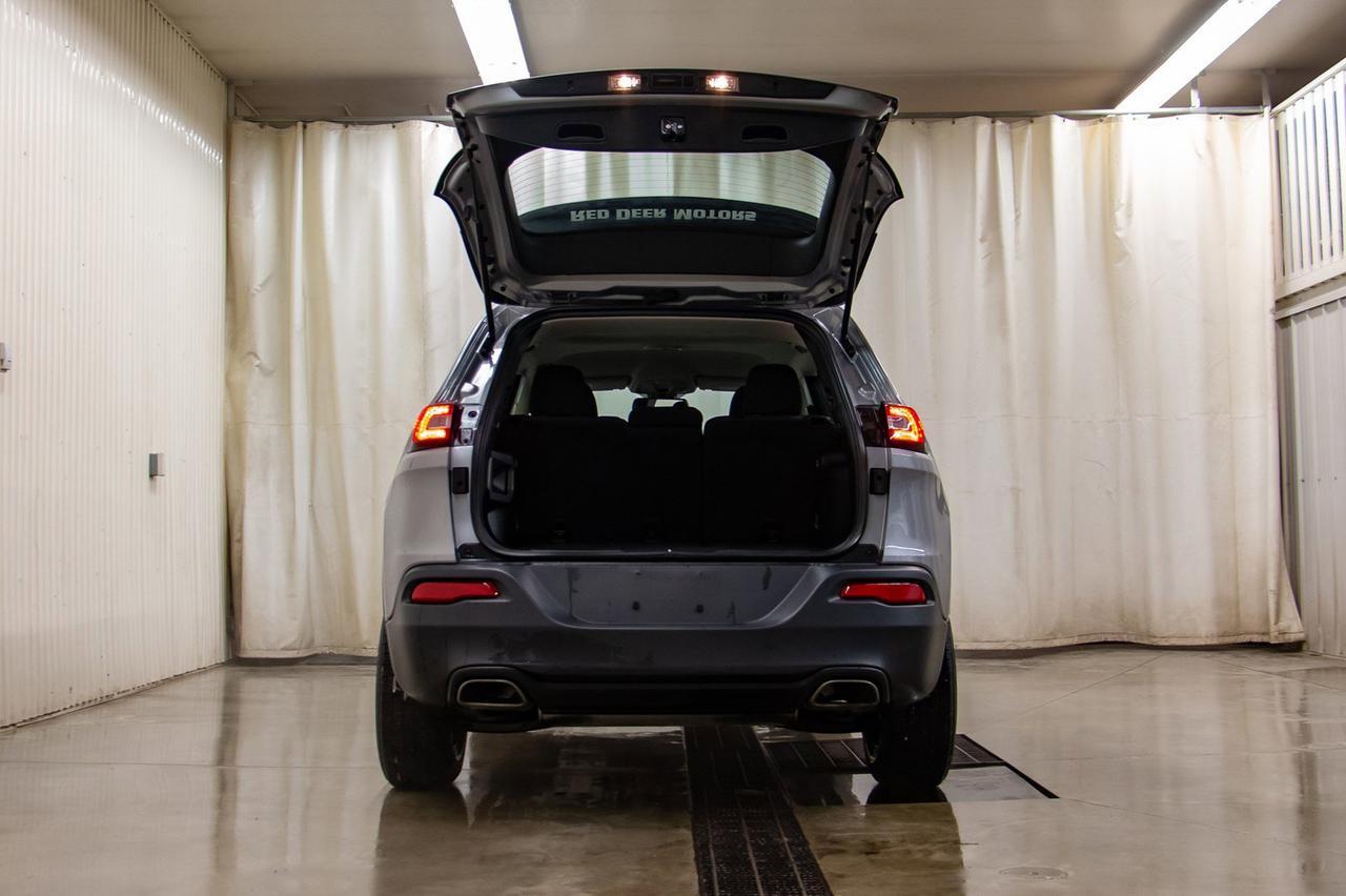 2017 Jeep Cherokee 4x4 Sport Red Deer AB