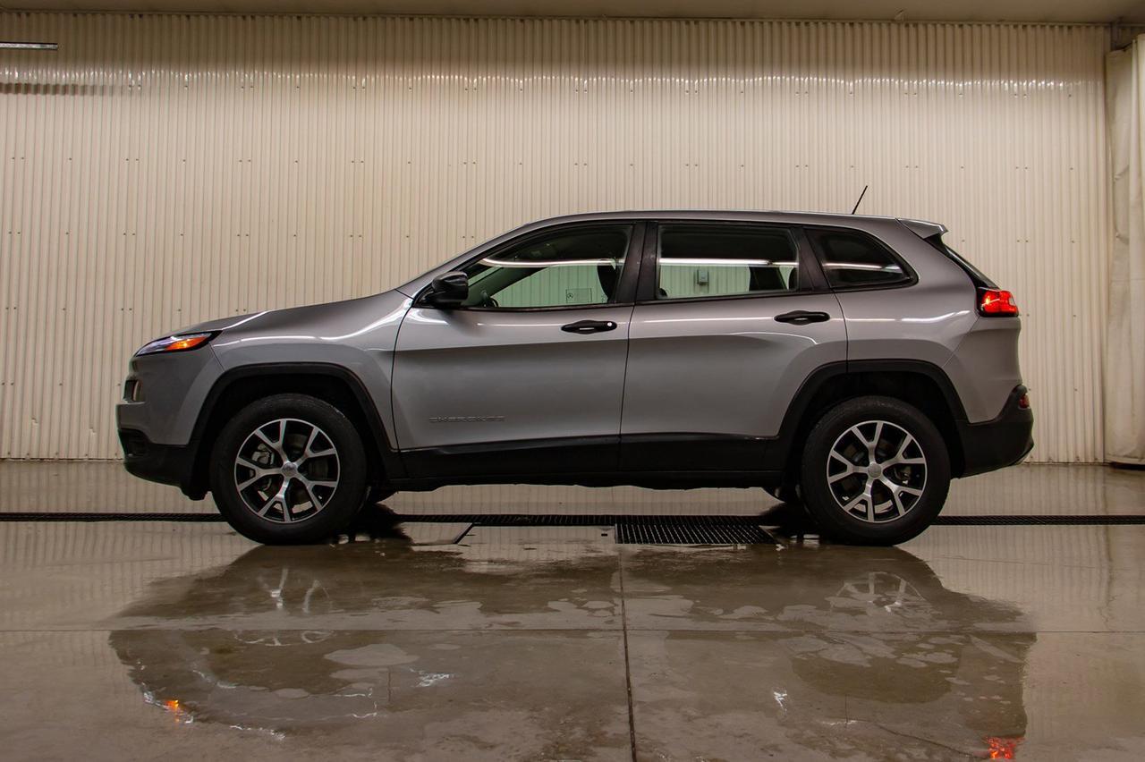 2017 Jeep Cherokee 4x4 Sport Red Deer AB