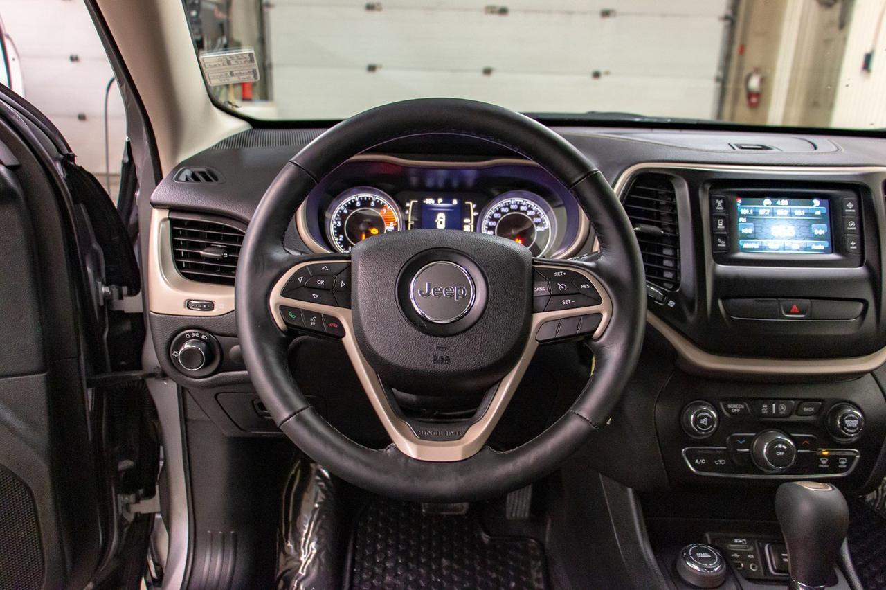 2017 Jeep Cherokee 4x4 Sport Red Deer AB