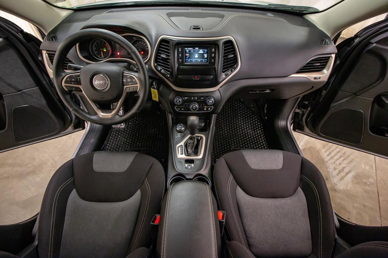 2017 Jeep Cherokee 4x4 Sport Red Deer AB