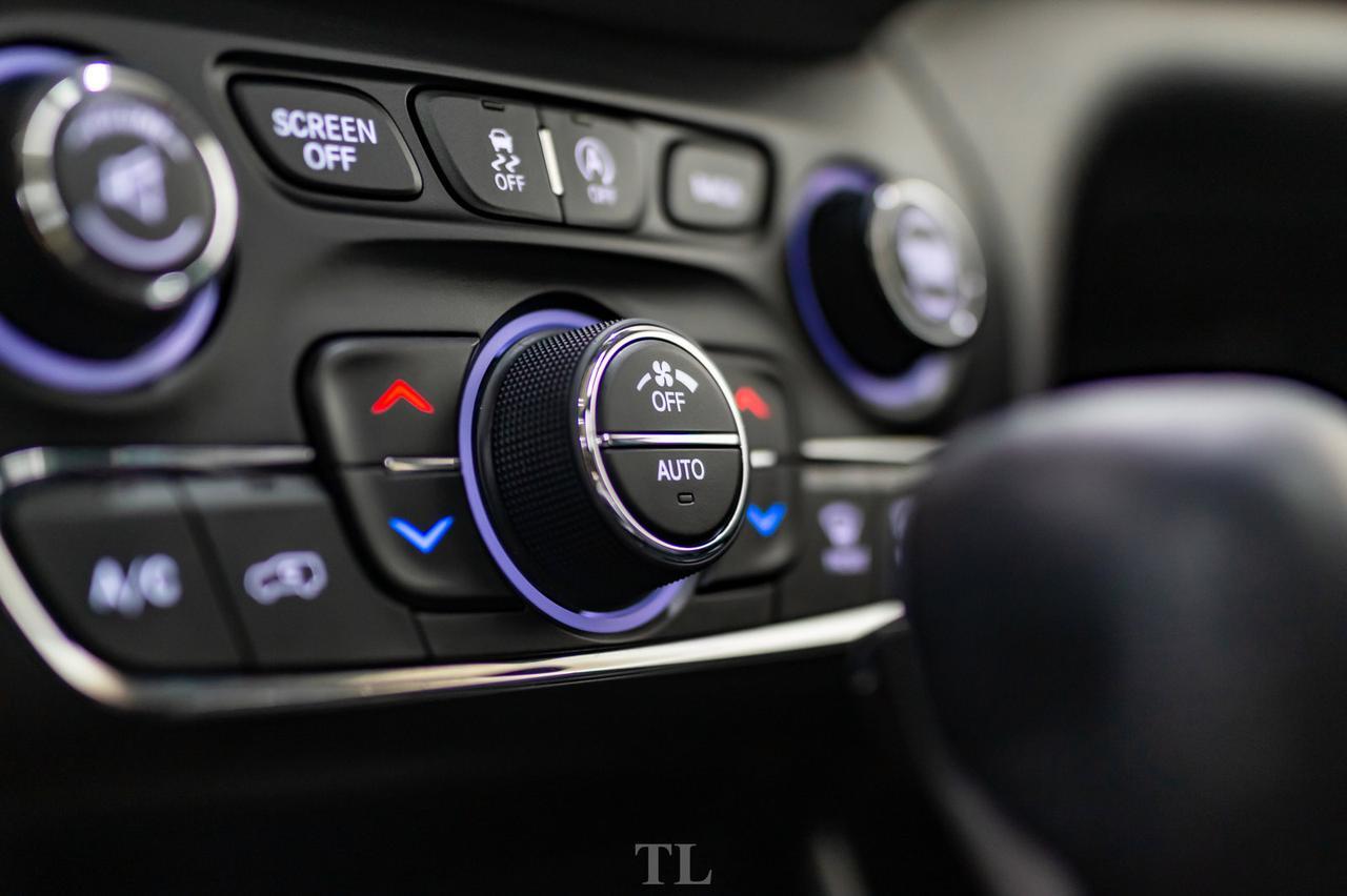 2017 Jeep Cherokee 4x4 Trailhawk Leather Roof Nav BCam Red Deer AB